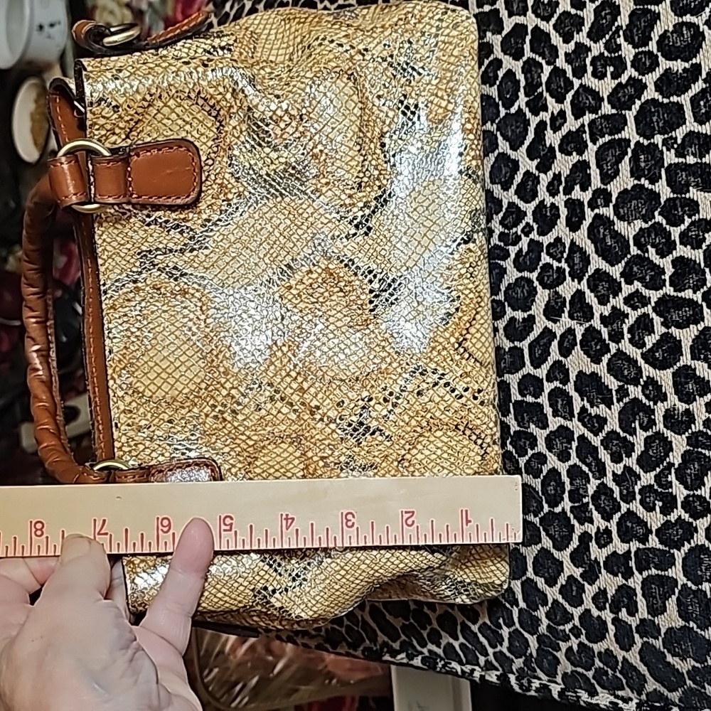 Patricia Nash 10th anniversary silver and tan metallic bag. - Picture 2 of 11